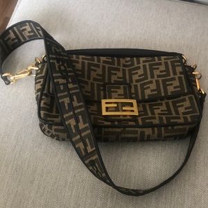 Fendi FF Baguette Medium!